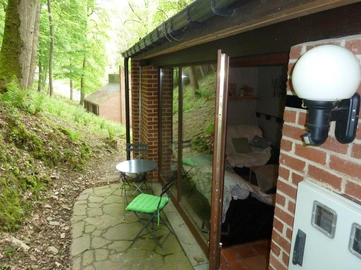 Le Refuge Villa Hastiere-par-dela Luaran gambar